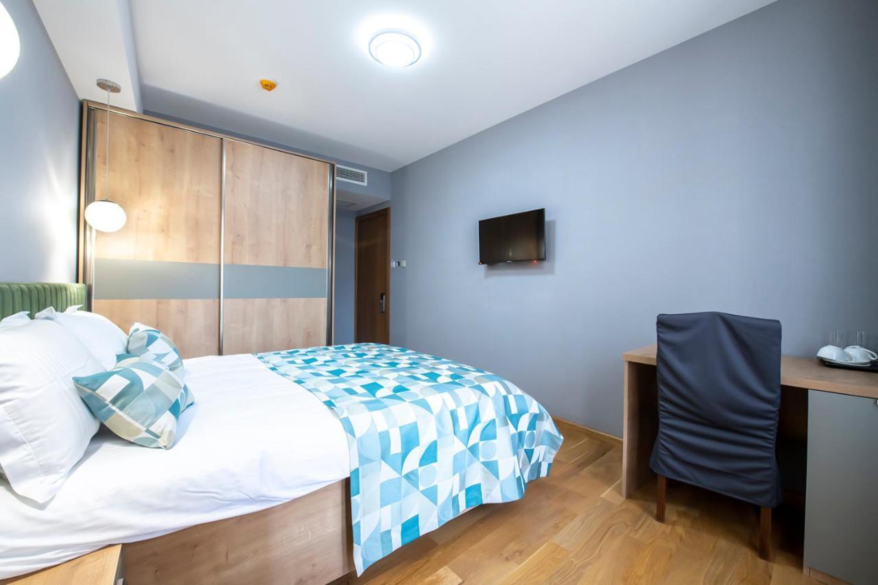Hotel Solo Тбилиси Экстерьер фото