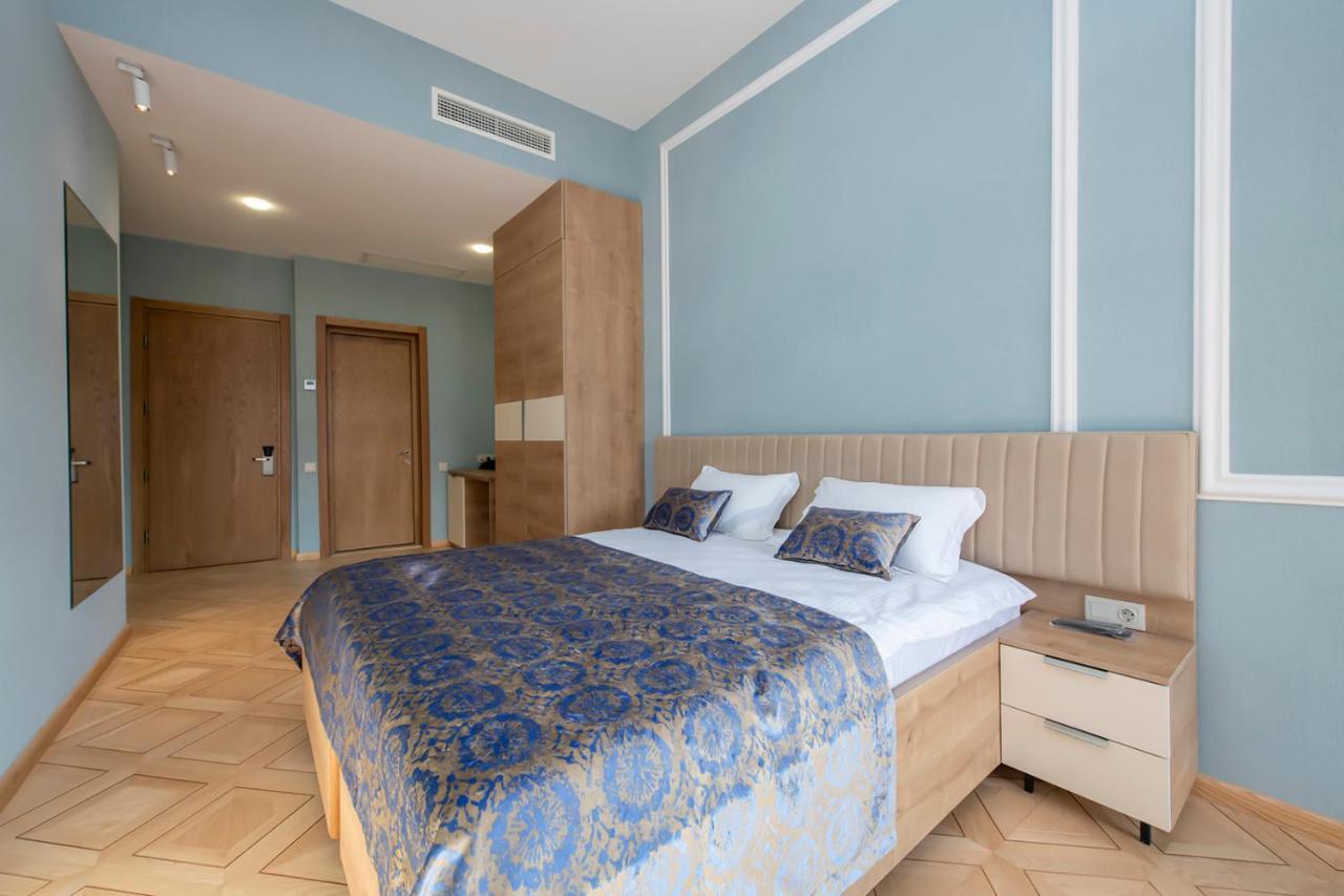 Hotel Solo Тбилиси Экстерьер фото