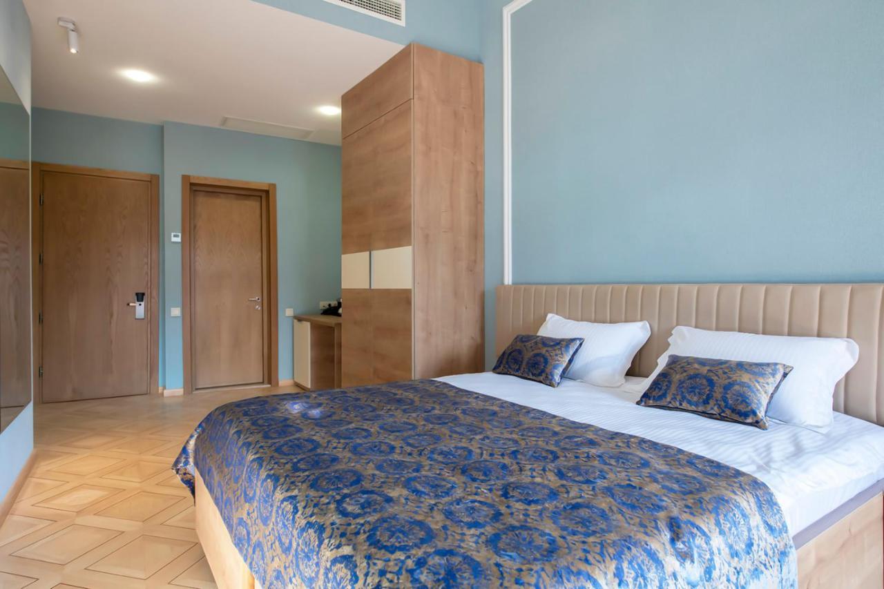 Hotel Solo Тбилиси Экстерьер фото