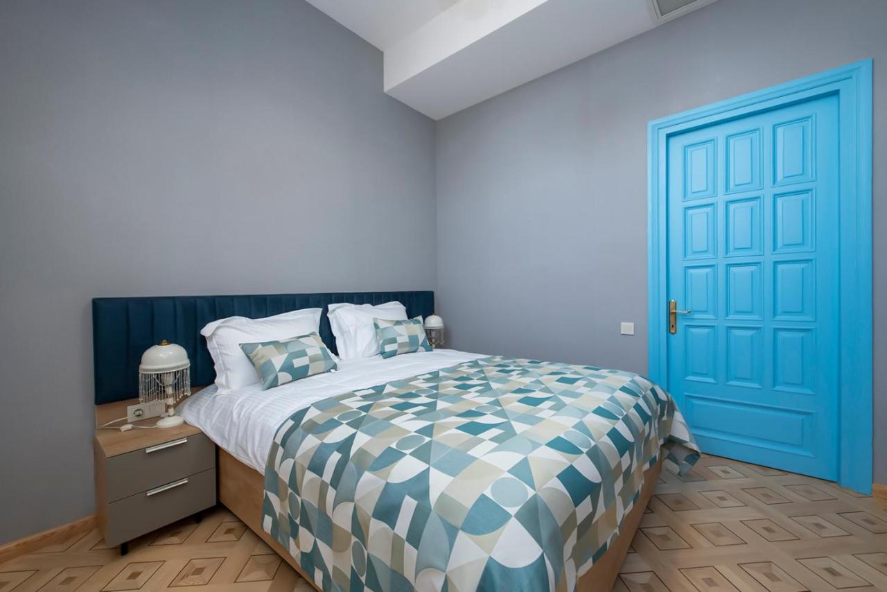 Hotel Solo Тбилиси Экстерьер фото