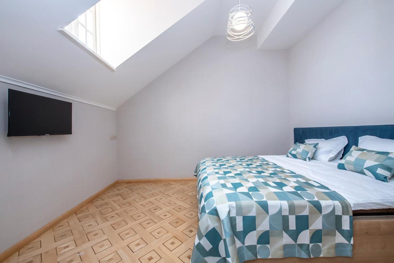 Hotel Solo Тбилиси Экстерьер фото