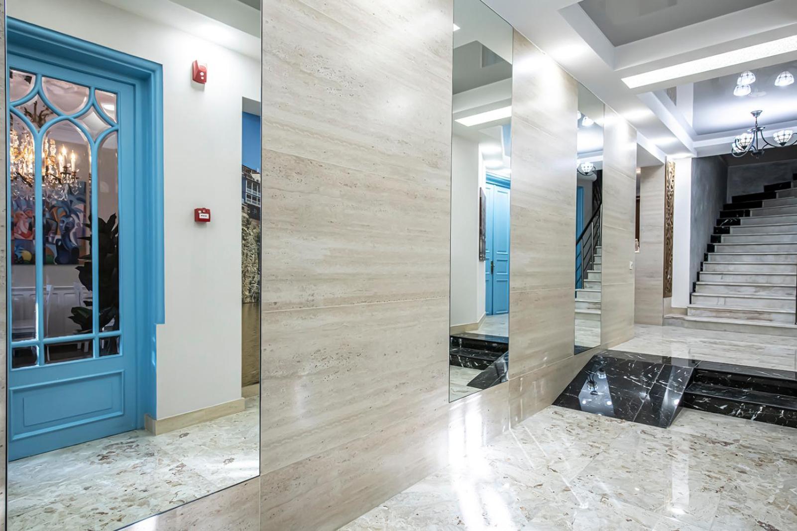 Hotel Solo Тбилиси Экстерьер фото